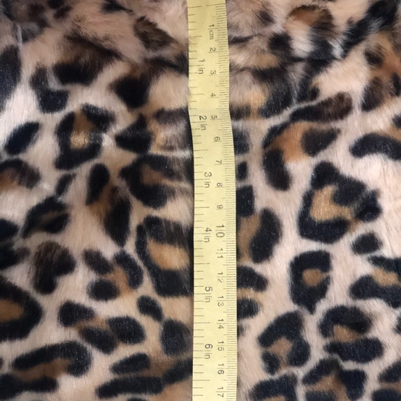{1 left } Leopard Print Faux Fur Hoodie Attachment - Picture 6 of 6